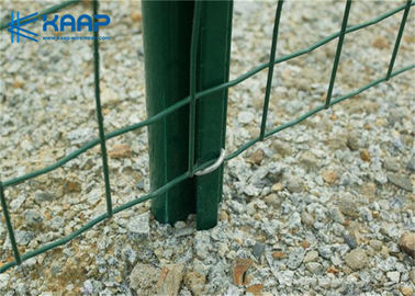 Impeça a rede de arame revestida de oxidação, superfície soldada do plano dos painéis da cerca mesmo com bordas niveladas